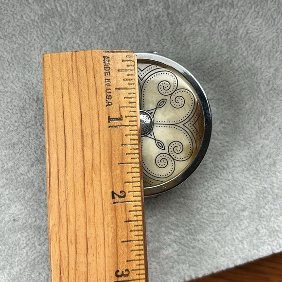 Brighton Lucite Vintage Pill Box - Picture 4 of 5